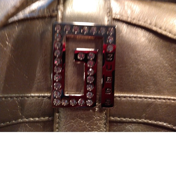 GUESS SMALL GOLD PURSE - SOME RHINESTONES - Picture 2 of 7